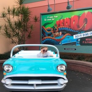 Meet your Posher, Ella